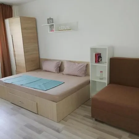 Studio Nikos Năvodari